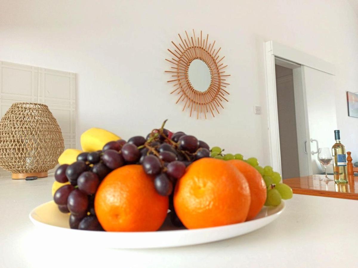 The Salnik Beach Apartment Lemesós Eksteriør bilde